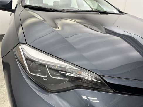 Used 2017 Toyota Corolla XSE image 18