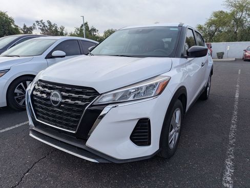 Used 2023 Nissan Kicks S image 2