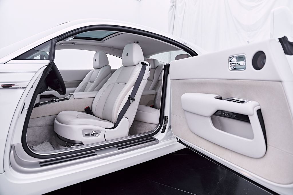 Used 2014 Rolls-Royce Wraith RWD image 37