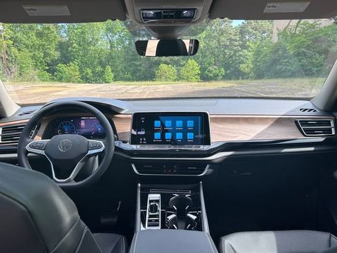New 2026 Volkswagen Atlas SE FWD image 13