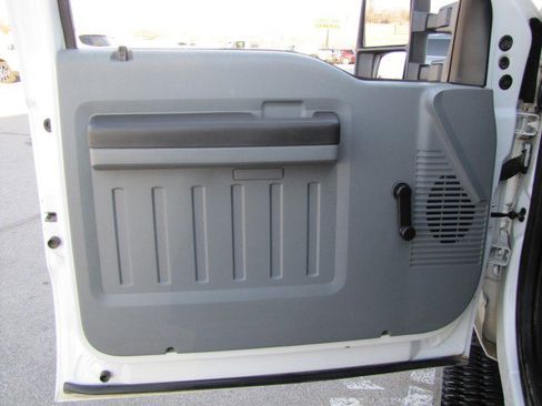 Used 2011 Ford F250 XL w/ Snow Plow Prep Pkg image 24