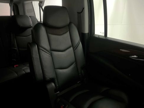 Used 2019 Cadillac Escalade ESV Premium Luxury AWD/4WD image 14