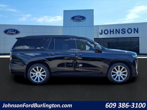 Used 2021 Cadillac Escalade Sport Platinum image 2