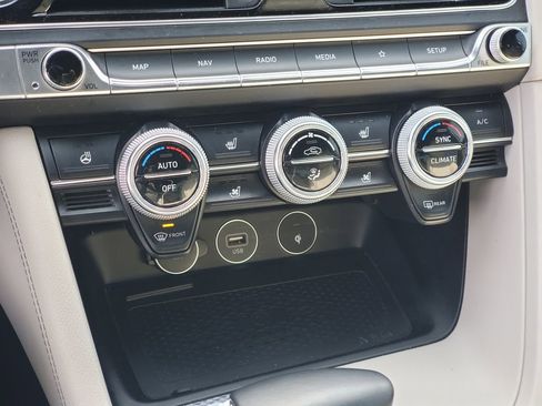 Used 2022 Genesis G70 3.3T w/ Sport Advanced Package image 25