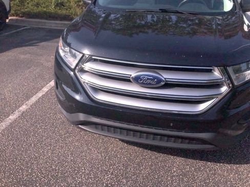 Used 2018 Ford Edge SE FWD image 1