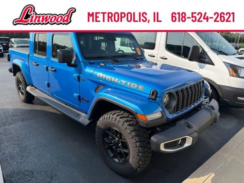 Used 2025 Jeep Gladiator Sport AWD/4WD image 14