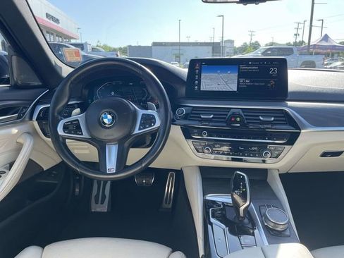 Used 2022 BMW 530i w/ M Sport Package RWD image 13