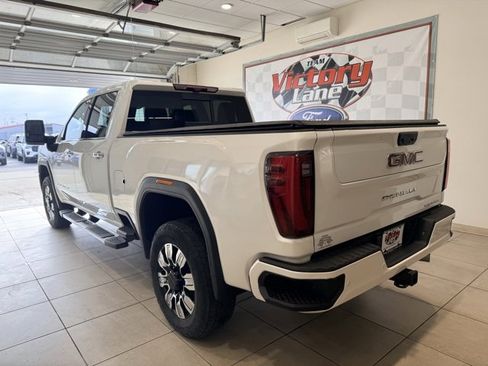 Used 2024 GMC Sierra 3500 Denali w/ Technology Package image 9