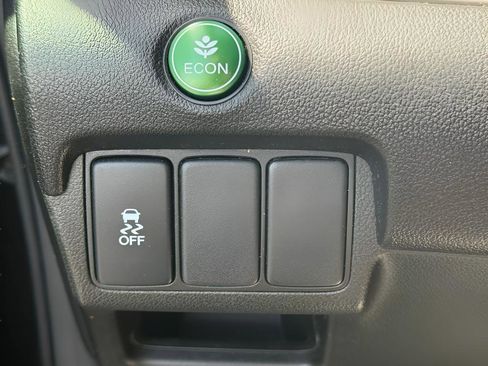 Used 2013 Honda CR-V LX image 25