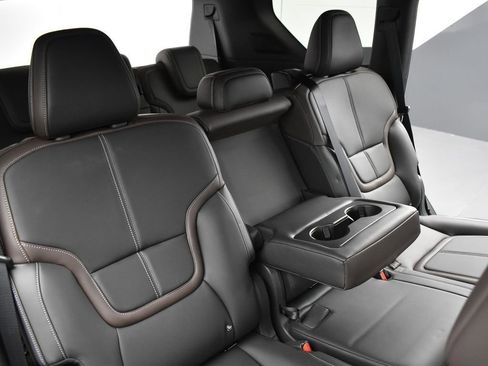 New 2025 Nissan Armada SL w/ Convenience Package image 20