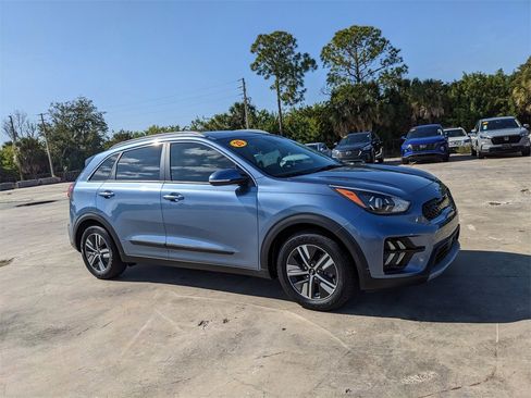 Used 2020 Kia Niro EX Premium image 2