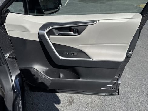 New 2025 Toyota RAV4 XLE w/ Convenience Package FWD image 38