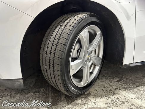 Used 2018 Chevrolet Volt LT FWD image 32
