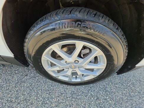 Used 2023 Chevrolet Equinox LT image 27