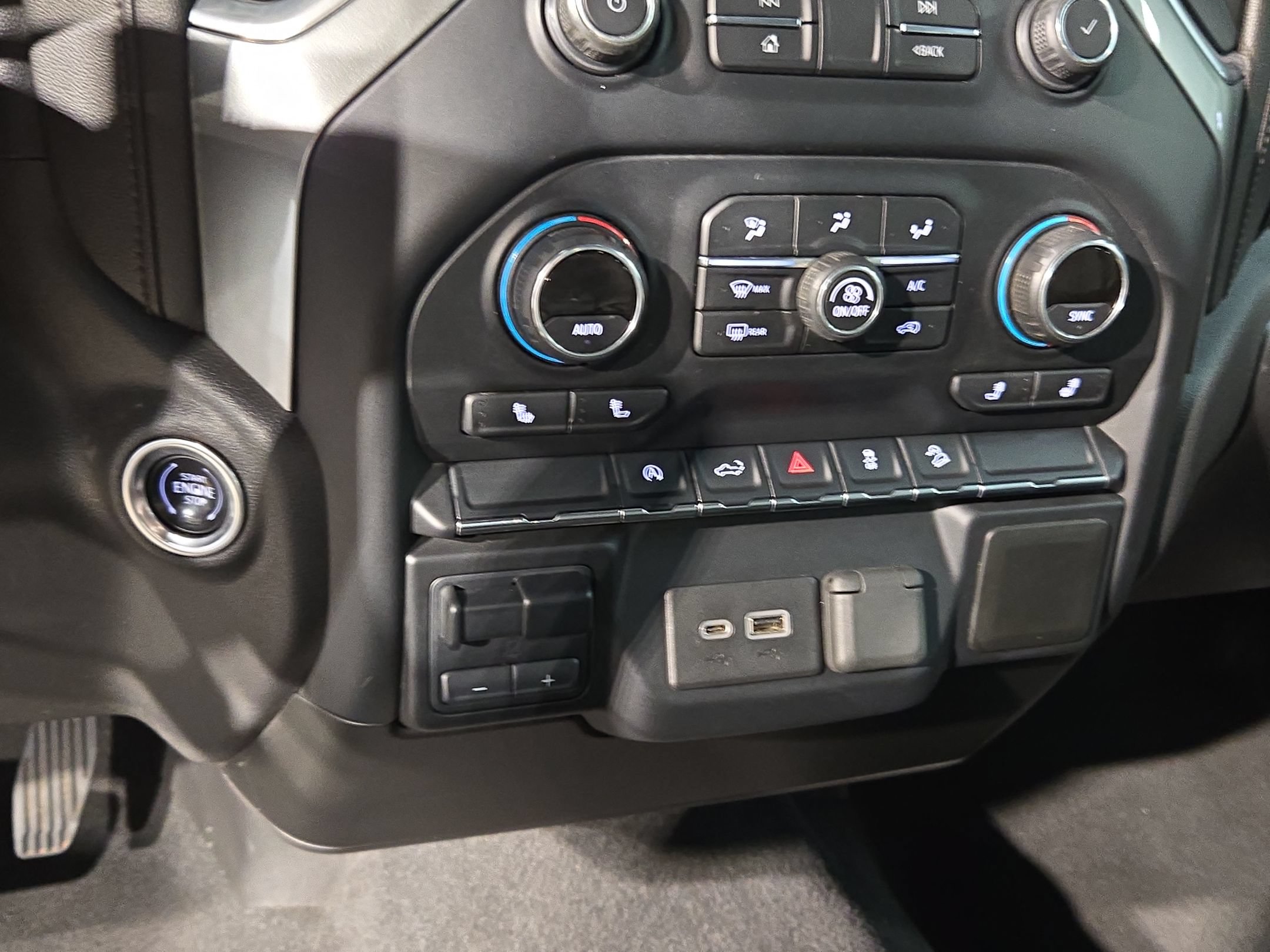 Used 2021 Chevrolet Silverado 1500 RST AWD/4WD image 30