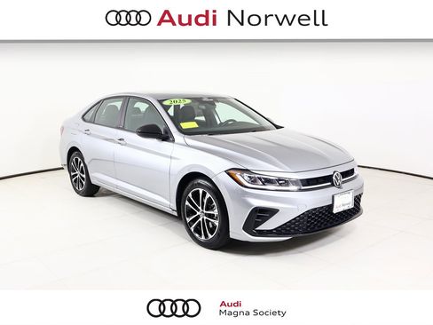 Used 2025 Volkswagen Jetta Sport image 1