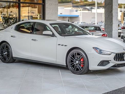 Used 2018 Maserati Ghibli image 4