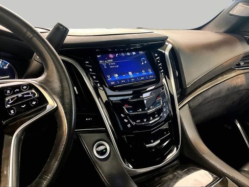 Used 2018 Cadillac Escalade ESV Platinum RWD image 7