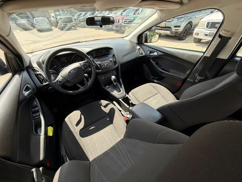 Used 2016 Ford Focus SE FWD image 24