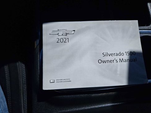 Used 2021 Chevrolet Silverado 1500 High Country w/ Technology Package image 33