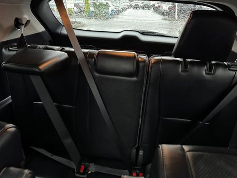 Used 2022 Toyota Highlander Platinum image 11