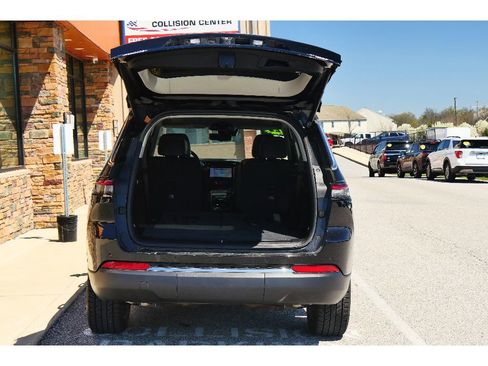 Used 2022 Jeep Grand Cherokee L Limited w/ Luxury Tech Group II image 33