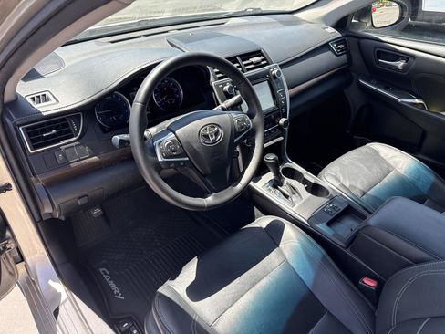 Used 2017 Toyota Camry XLE FWD image 13