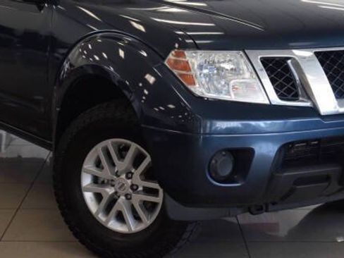 Used 2017 Nissan Frontier SV AWD/4WD image 3
