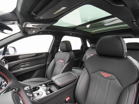 New 2025 Bentley Bentayga image 47