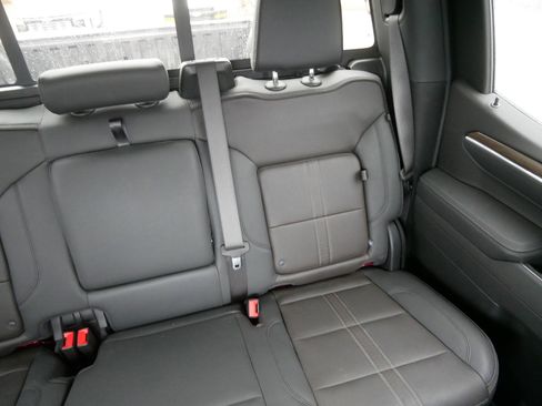 Certified 2025 Chevrolet Silverado 1500 High Country w/ Technology Package image 14