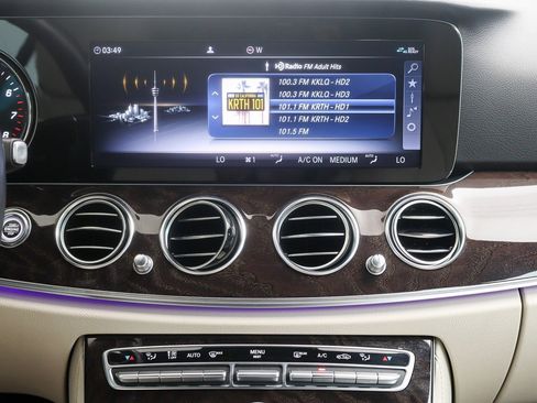 Used 2019 Mercedes-Benz E 450 4MATIC Wagon image 16