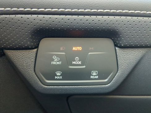 New 2025 Volkswagen Atlas SE image 15