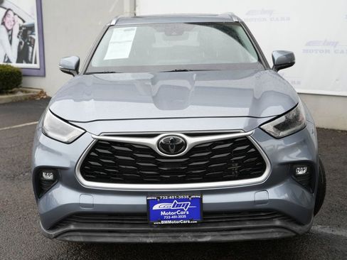 Used 2021 Toyota Highlander XLE image 5