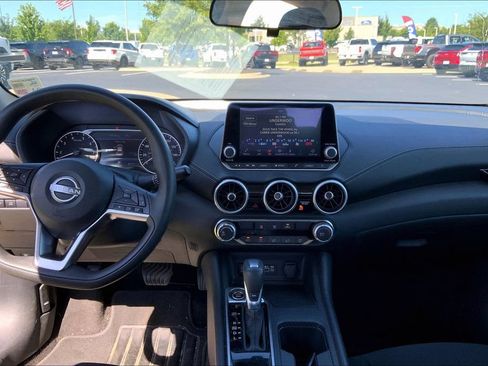 Used 2024 Nissan Sentra SV FWD image 10