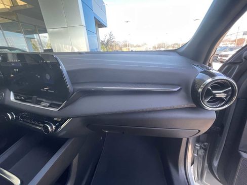 Used 2025 Chevrolet Equinox LT w/ Midnight Edition image 28