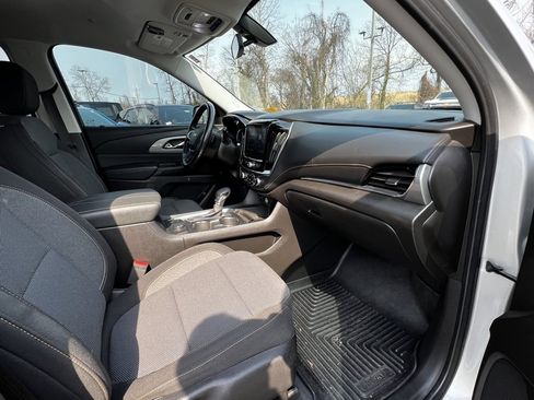 Used 2021 Chevrolet Traverse LT w/ LPO, Cargo Package image 17