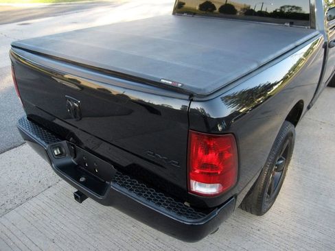 Used 2018 RAM 1500 Express w/ Black Ram 1500 Express Group AWD/4WD image 15