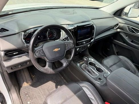 Used 2020 Chevrolet Traverse LT w/ LT Premium Package AWD/4WD image 12