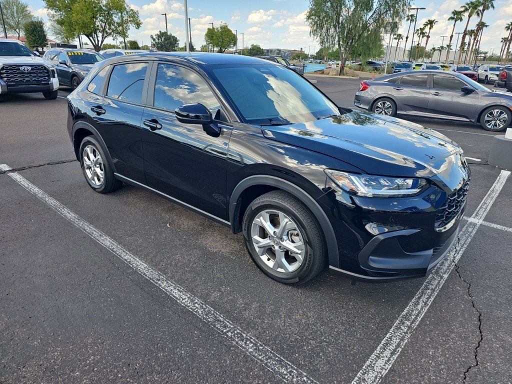Used 2024 Honda HR-V LX image 2