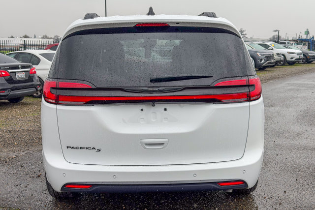 New 2026 Chrysler Pacifica Select FWD image 7