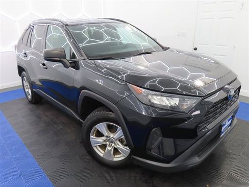 Used 2021 Toyota RAV4 LE AWD/4WD image 5