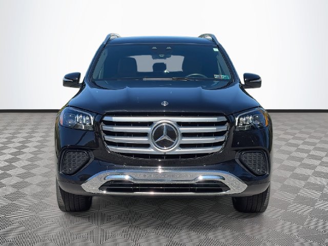 Used 2024 Mercedes-Benz GLS 450 4MATIC image 2