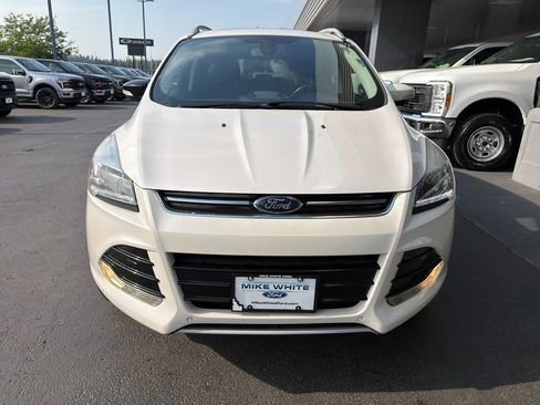 Used 2014 Ford Escape Titanium w/ Equipment Group 401A AWD/4WD image 2