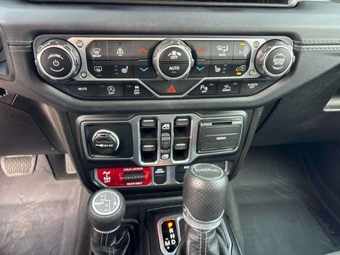 Used 2025 Jeep Gladiator Mojave w/ Safety Group AWD/4WD image 25