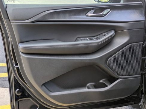 New 2025 Jeep Grand Cherokee L Laredo w/ Luxury Tech Group I image 12