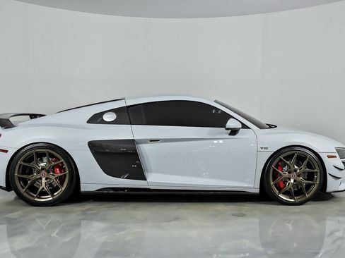 Used 2020 Audi R8 V10 w/ Carbon Exterior Package image 14