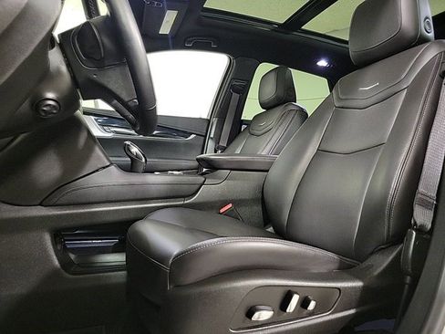 Certified 2025 Cadillac XT5 Premium Luxury image 8