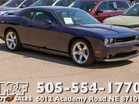 Used 2013 Dodge Challenger R/T RWD image 1