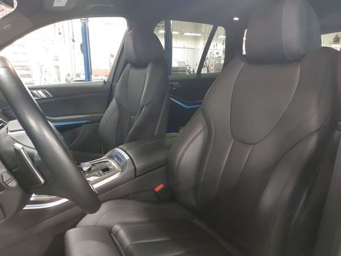 Used 2022 BMW X5 xDrive40i w/ Parking Assistance Package image 17