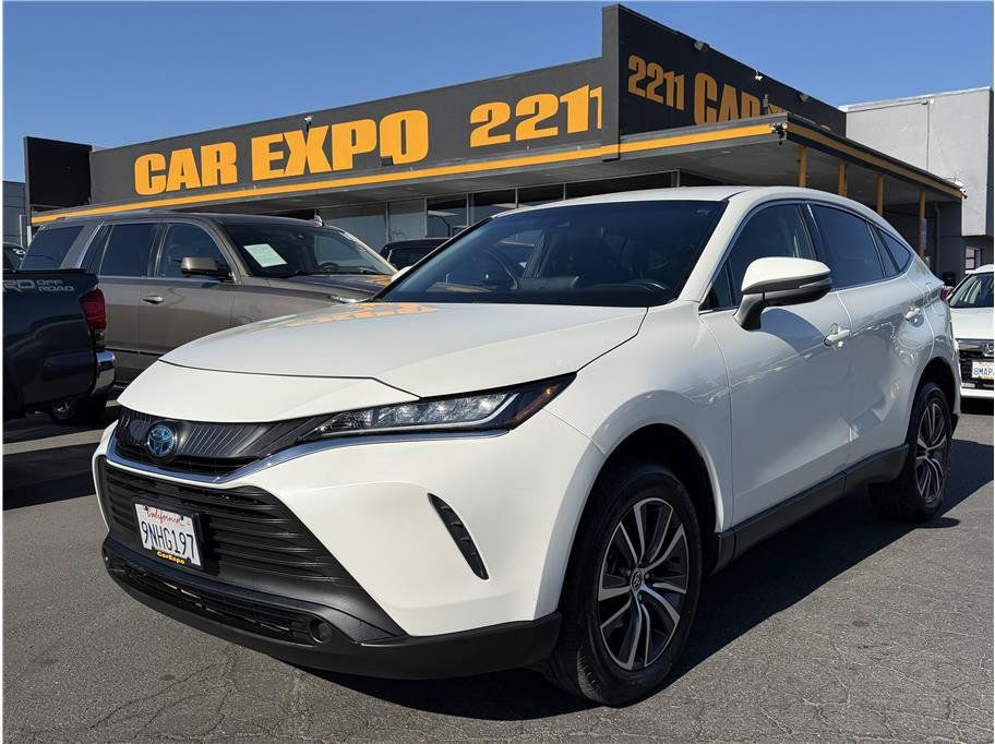 Used 2022 Toyota Venza LE AWD/4WD image 1